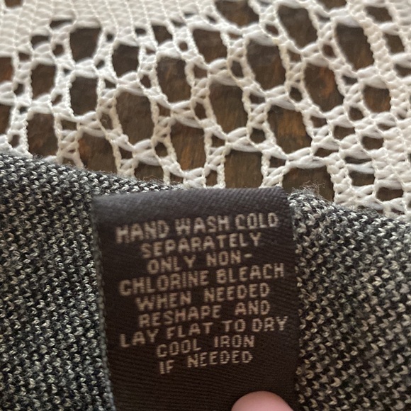 Chelsea and Theodore knit skirt Small - Picture 5 of 9